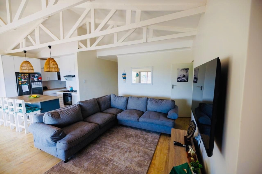 5 Bedroom Property for Sale in Wavecrest Eastern Cape